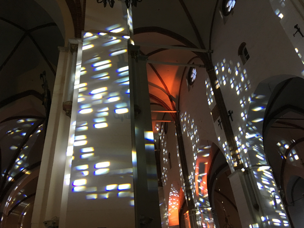 Dans L’église De Ce Côté Des Barricades